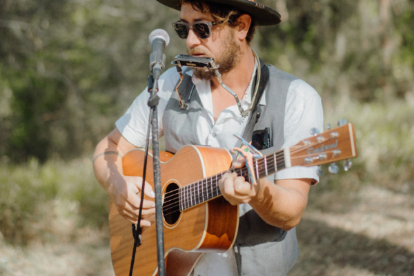 Love Note Music - acoutsic duo, band and DJ's for weddings on the Sunshine Coast Image @ Leeroys Lens